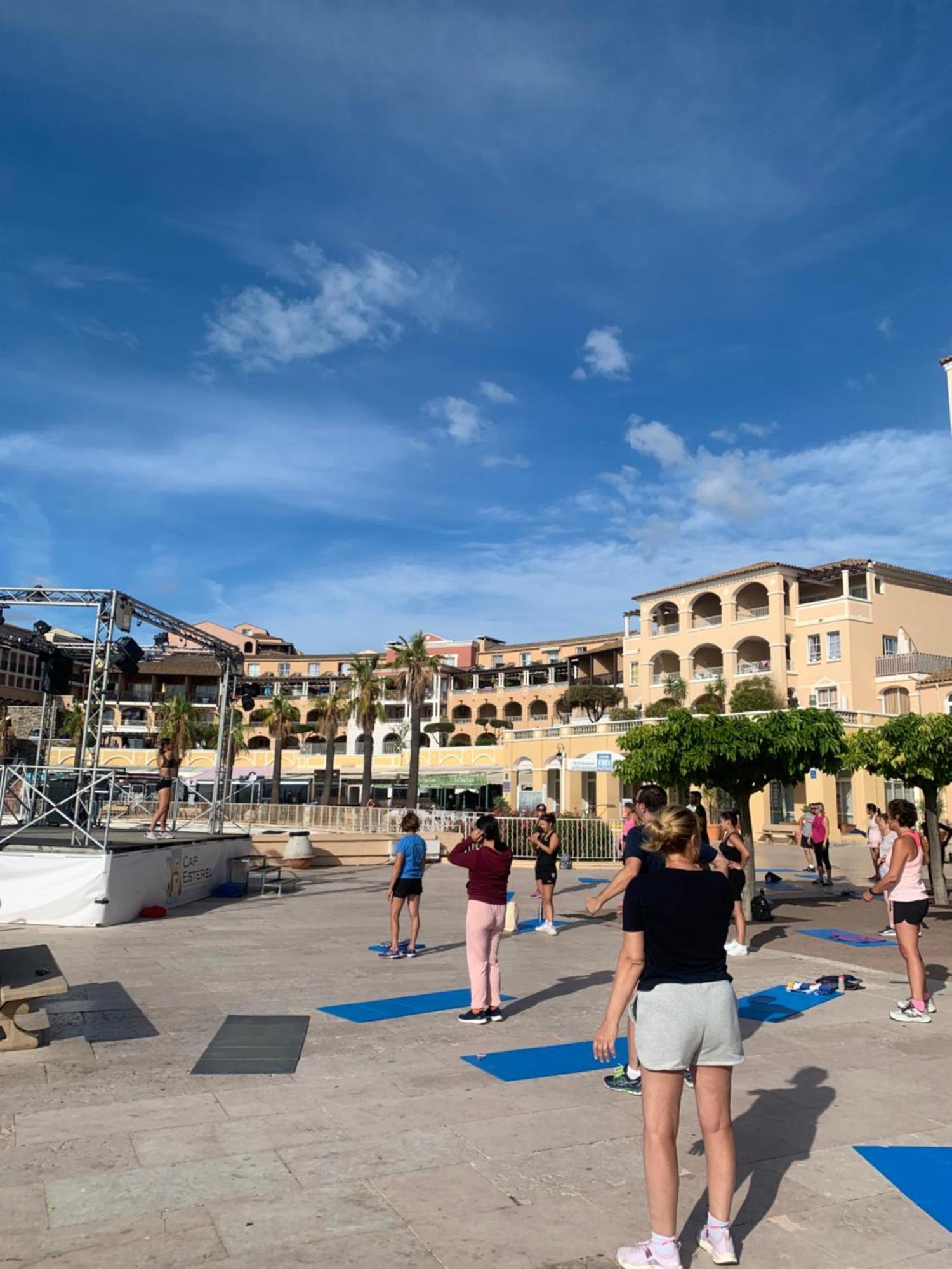 T2 En Rez De Jardin Privatif Cloture , Cap Esterel Pierre Et Vacances ,Piscine Chauffee Des Le 05 Avril Au 02 Novembre Saint-Raphaël Esterno foto